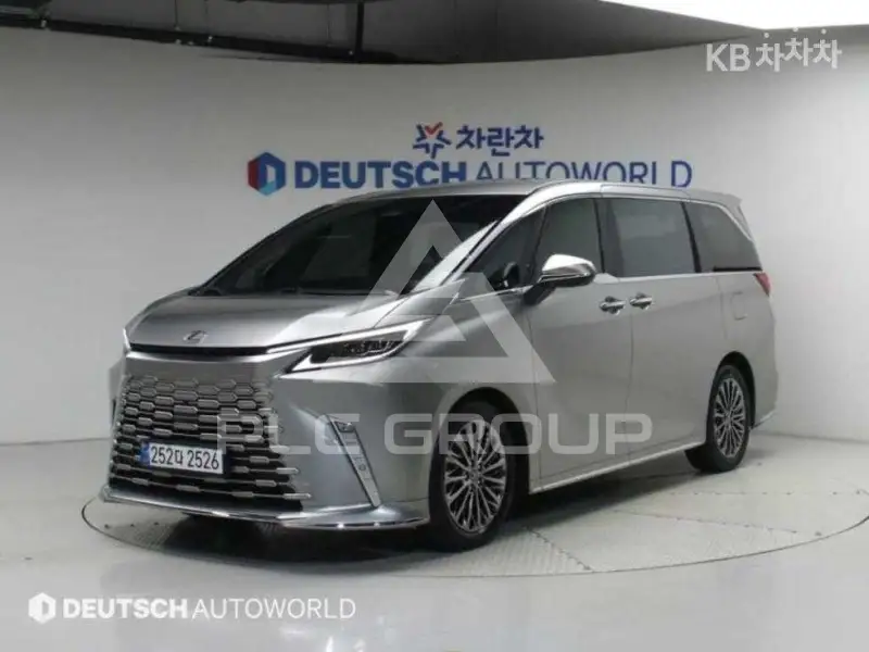 2025 Lexus LM 300