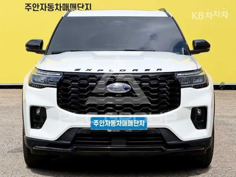 2025 Ford Explorer