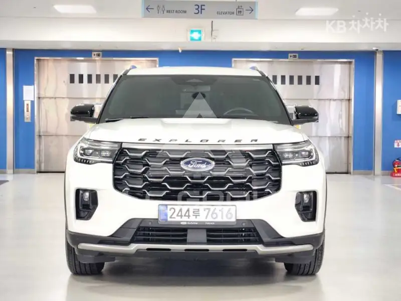 2025 Ford Explorer