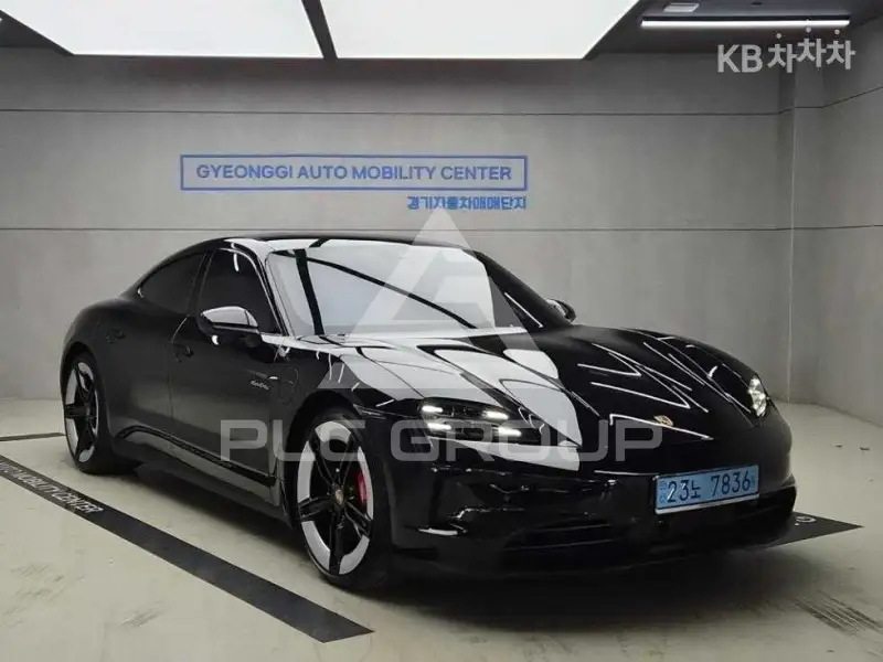 2025 Porsche Taycan