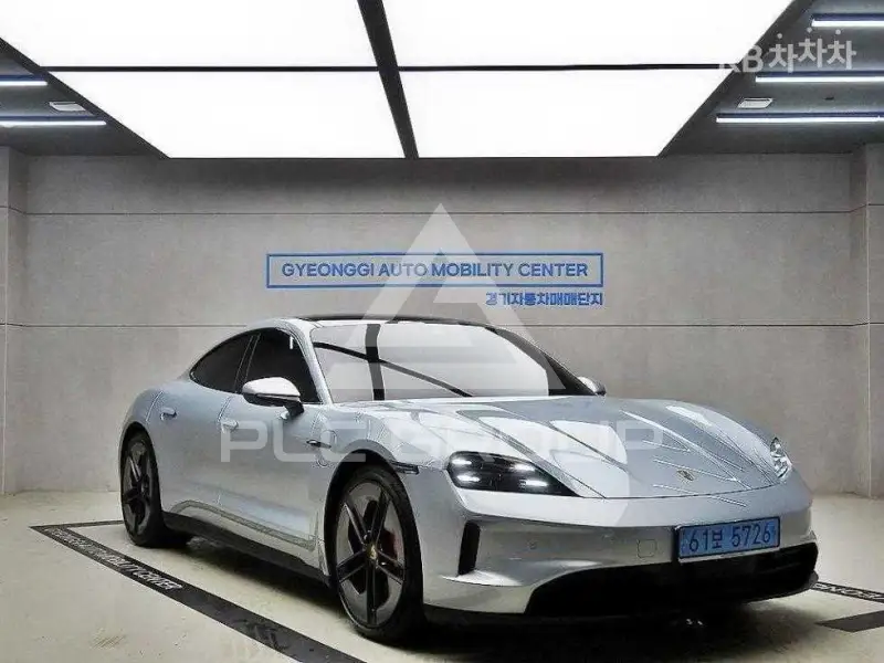 2025 Porsche Taycan