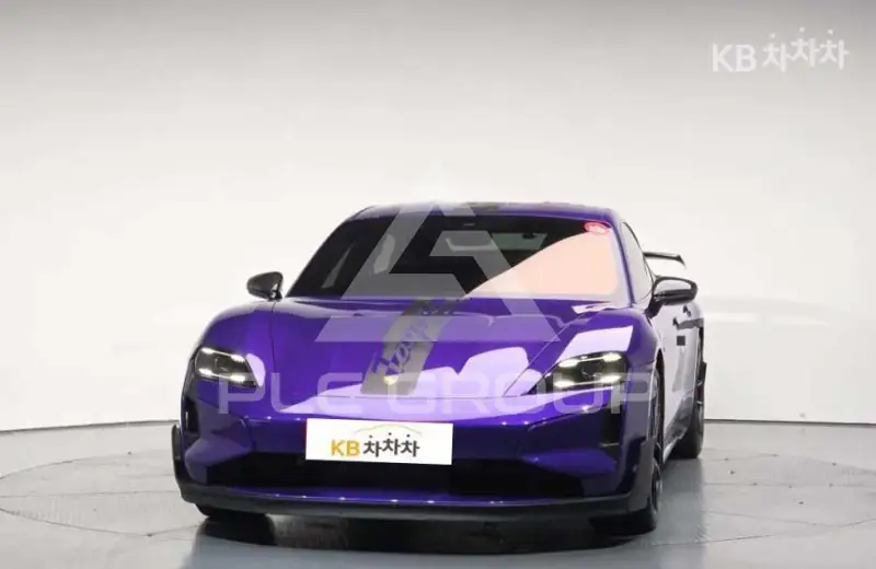 2025 Porsche Taycan