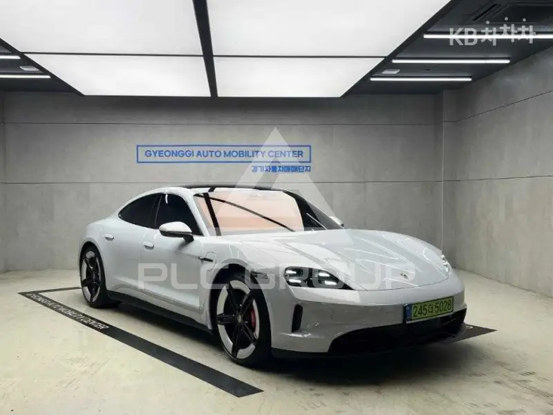2025 Porsche Taycan