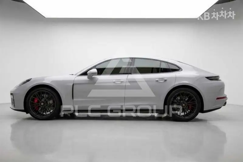 2025 Porsche Panamera