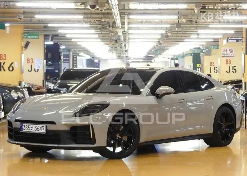 2025 Porsche Panamera