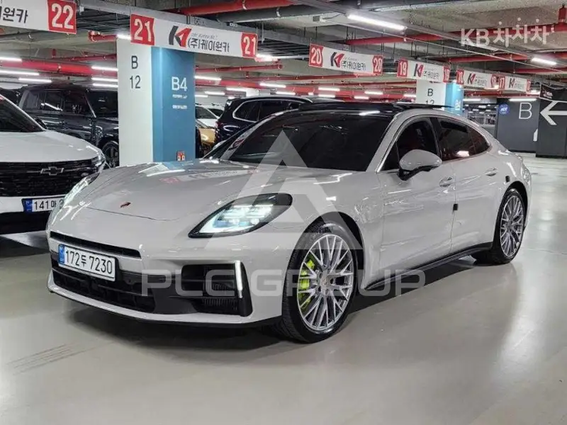 2025 Porsche Panamera