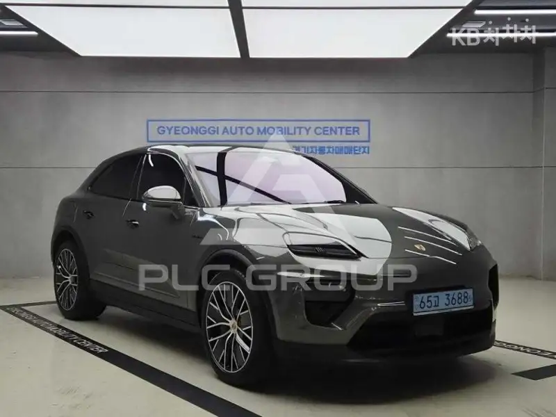 2025 Porsche Macan