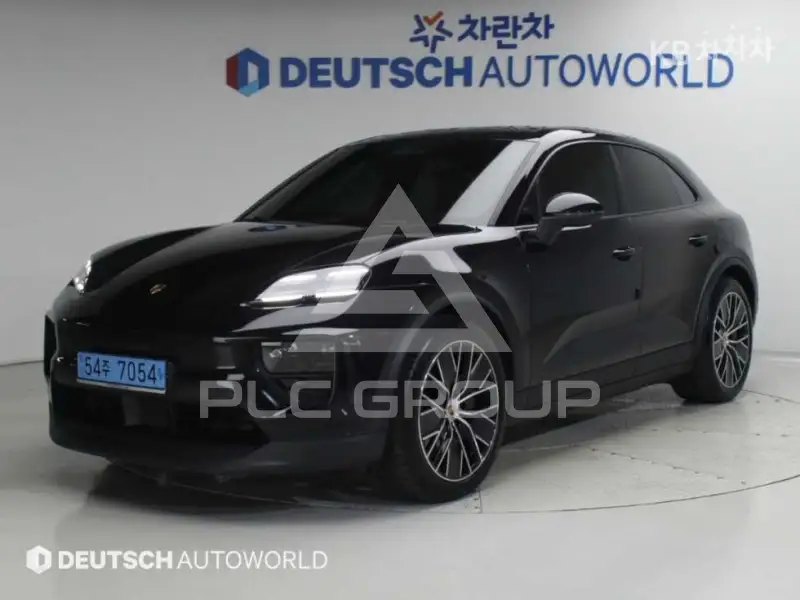 2025 Porsche Macan
