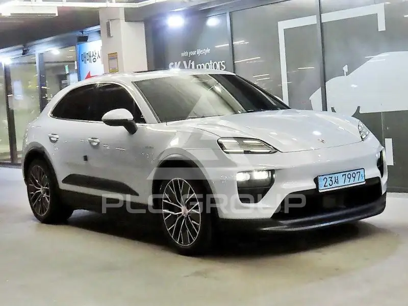 2025 Porsche Macan