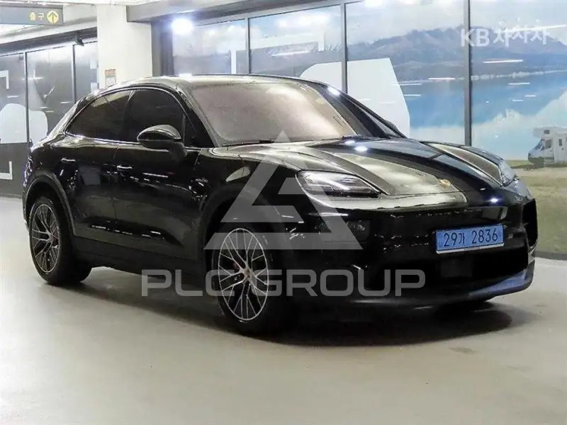 2025 Porsche Macan