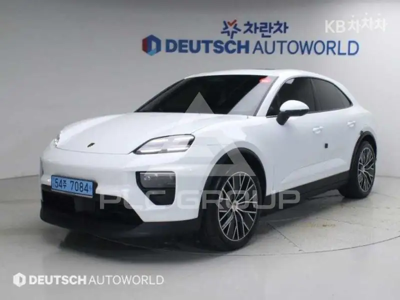 2025 Porsche Macan