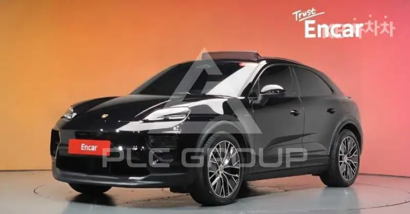 2025 Porsche Macan
