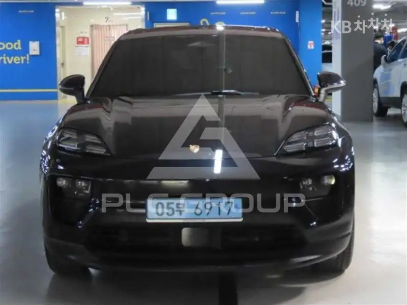 2025 Porsche Macan