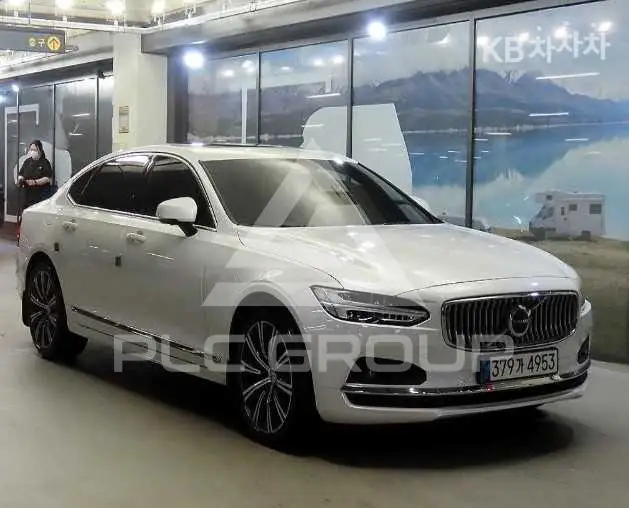 2025 Volvo S90
