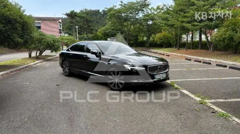 2025 Volvo S90