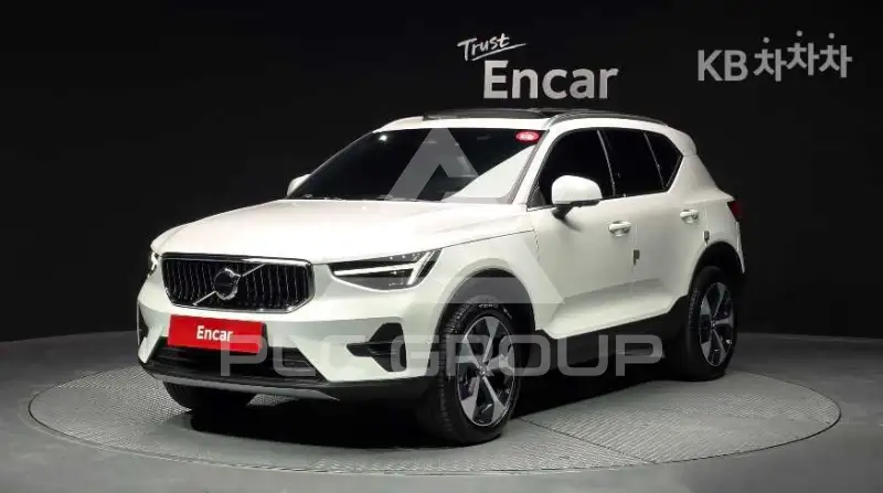 2025 Volvo XC40