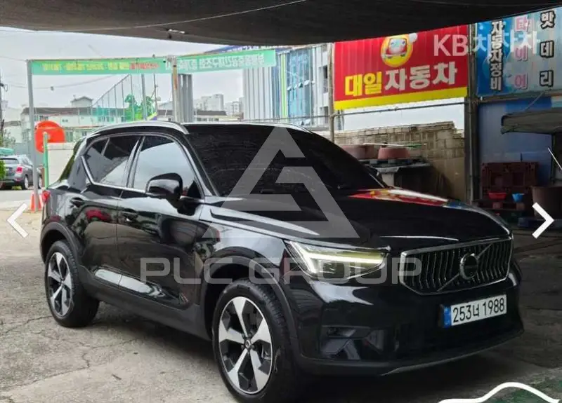 2025 Volvo XC40