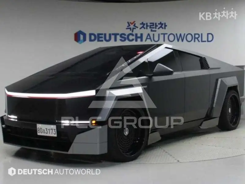 2025 Tesla Cybertruck