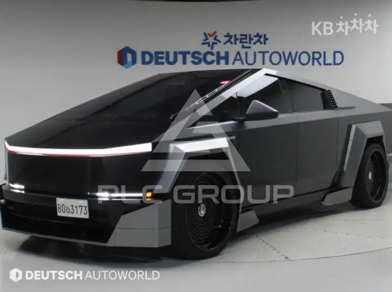 2025 Tesla Cybertruck