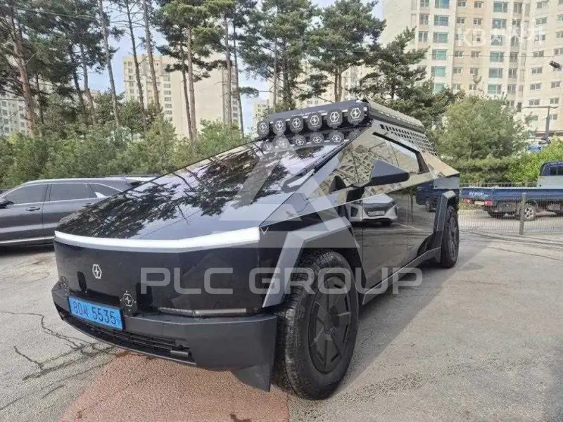 2025 Tesla Cybertruck