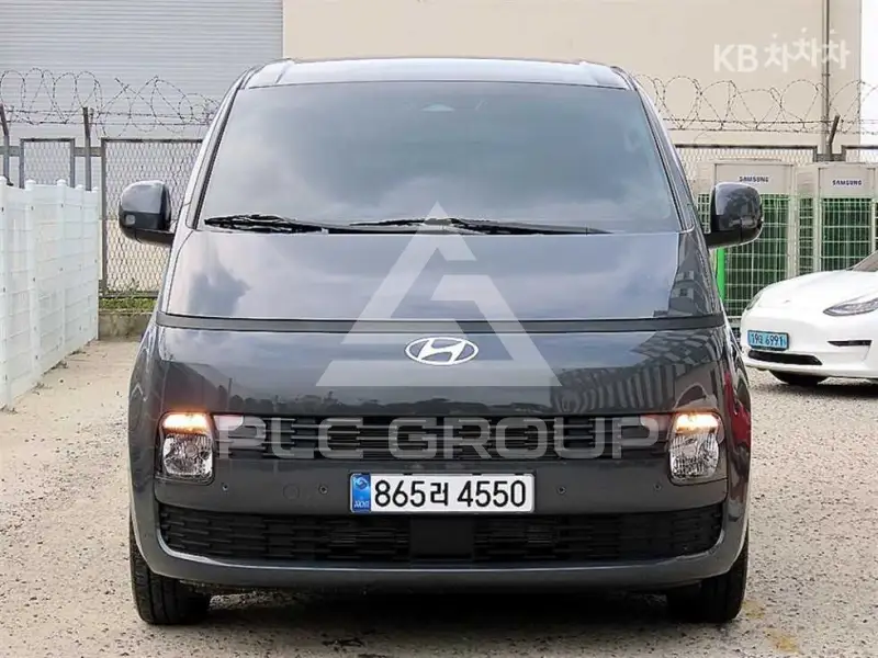 2026 Hyundai Staria
