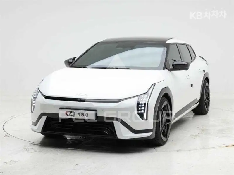 2026 KIA EV4