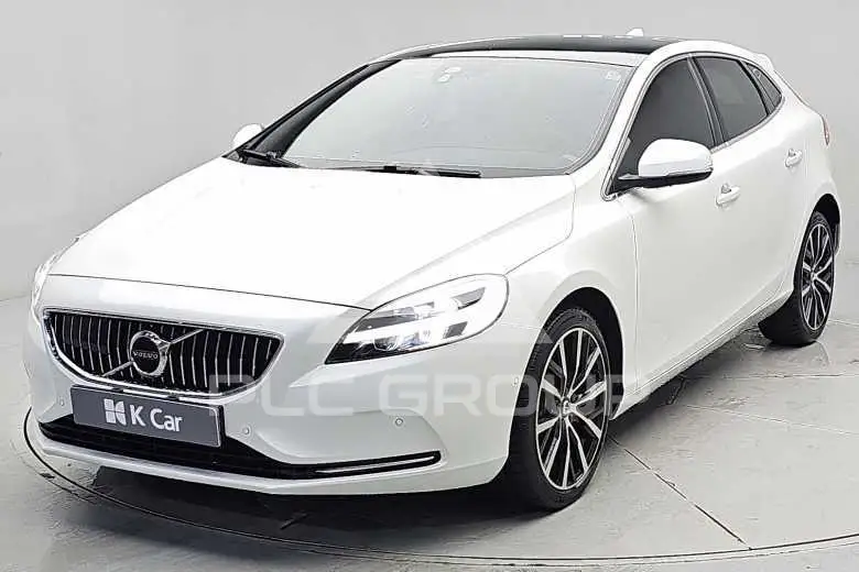 2018 Volvo V40