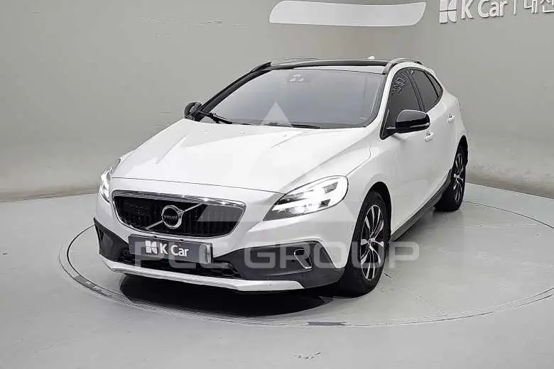 2019 Volvo V40