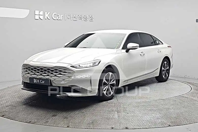 2022 KIA K8