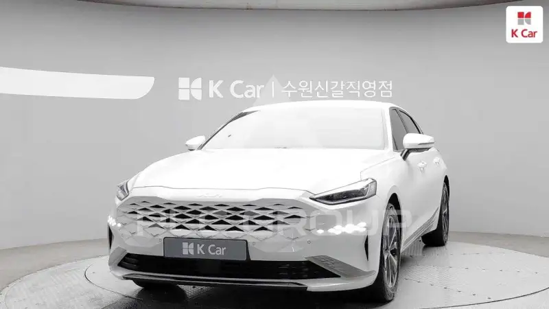 2022 KIA K8