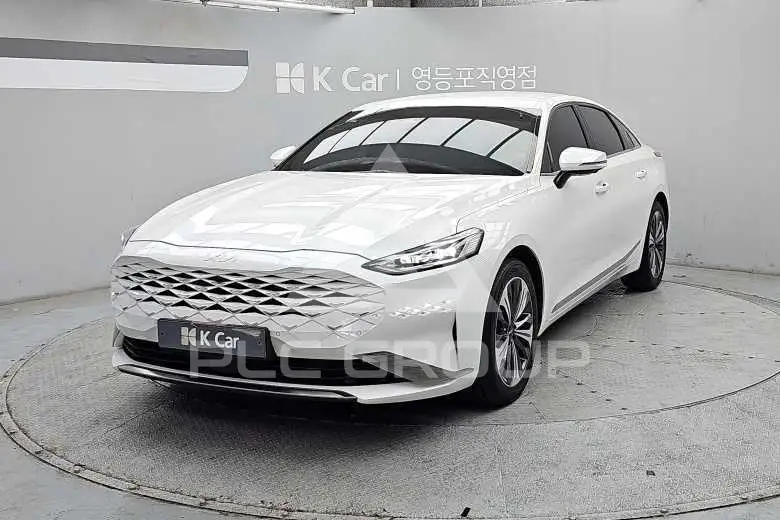 2022 KIA K8