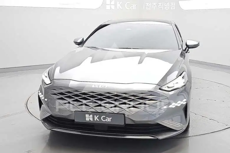 2022 KIA K8
