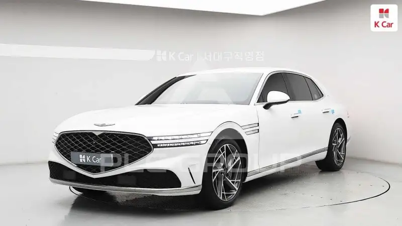 2022 Genesis G90
