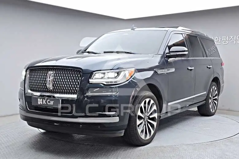 2022 Lincoln NAVIGATOR