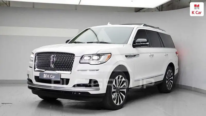 2022 Lincoln NAVIGATOR