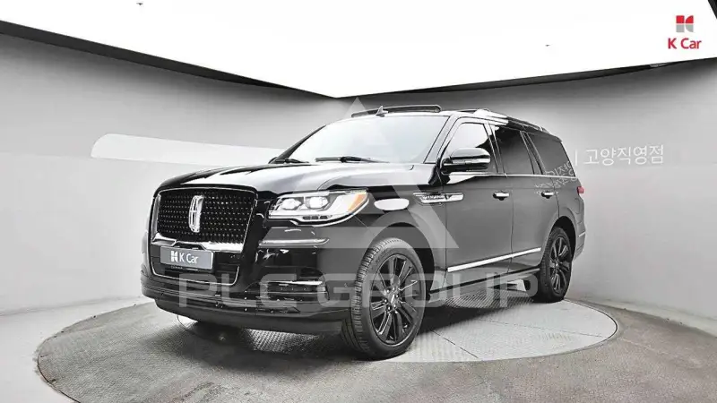 2022 Lincoln NAVIGATOR