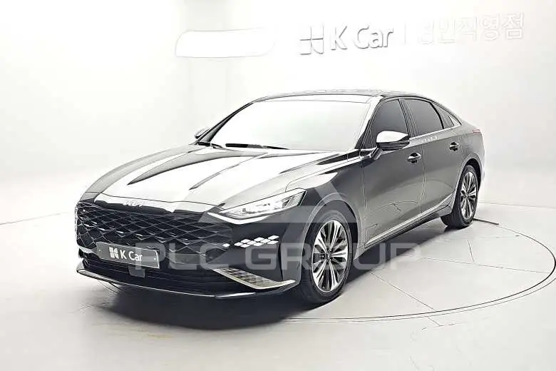 2023 KIA K8