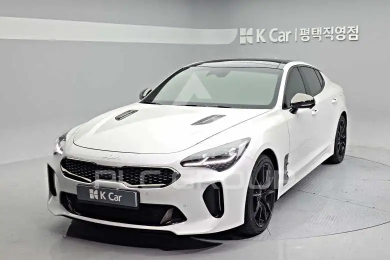 2023 KIA Stinger