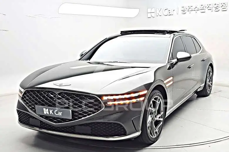 2023 Genesis G90