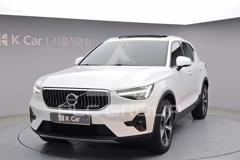 2023 Volvo XC40