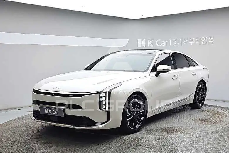 2025 KIA K8