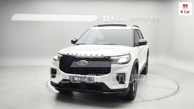 2025 Ford Explorer