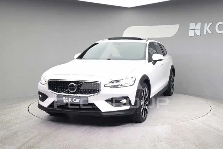 2025 Volvo V60