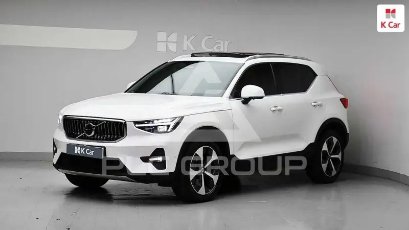 2025 Volvo XC40