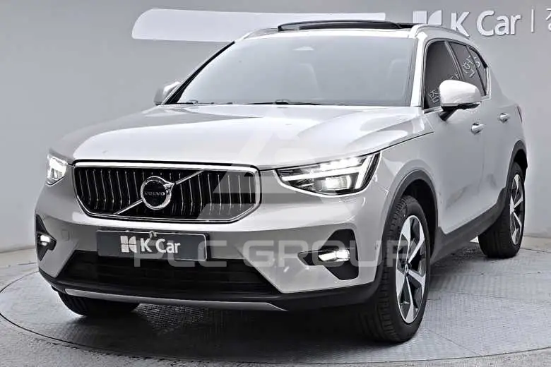 2025 Volvo XC40