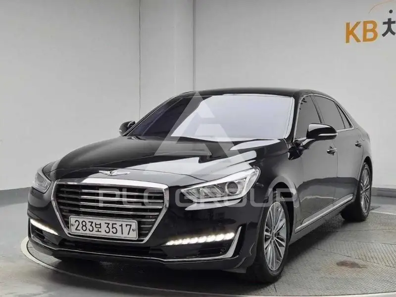 2017 Genesis EQ900
