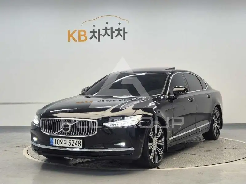 2023 Volvo 