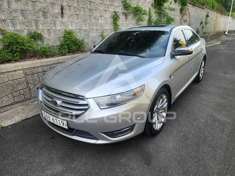 2013 Ford TAURUS