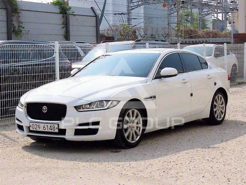 2017 Jaguar XE