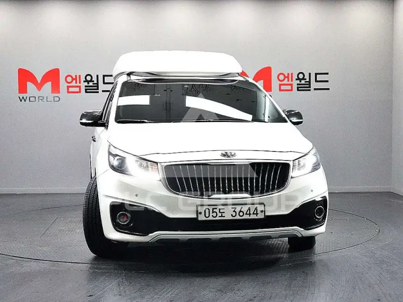 2017 KIA Carnival